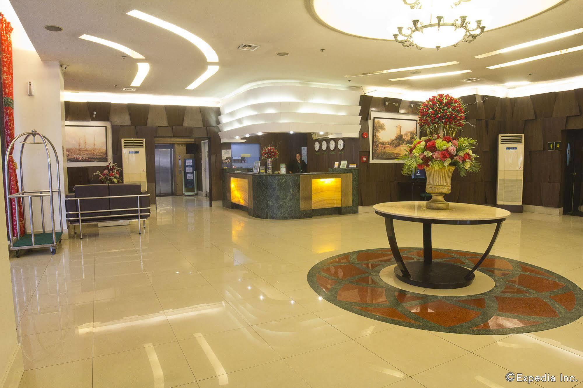 Eurotel North Edsa Кесон Сити Екстериор снимка
