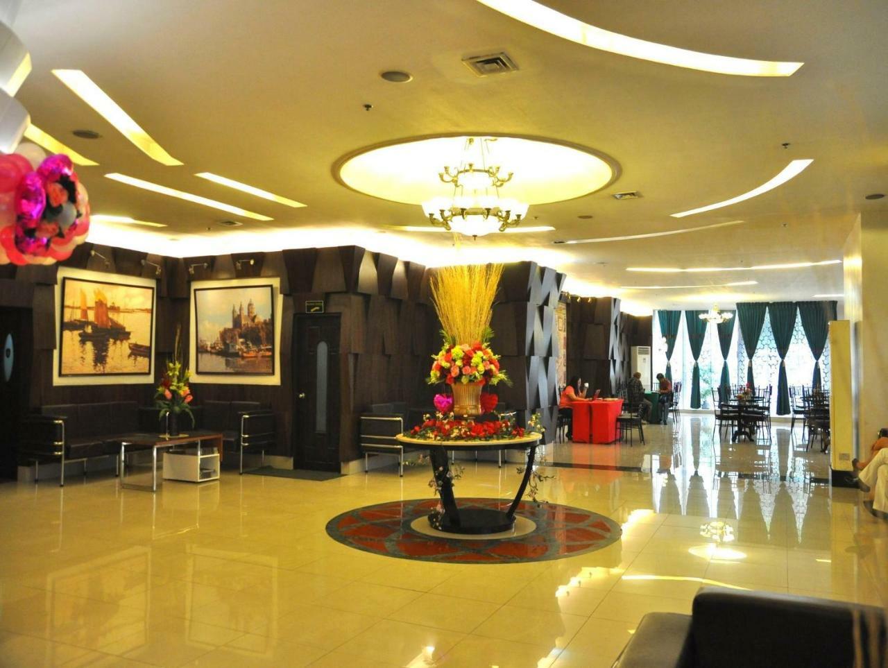Eurotel North Edsa Кесон Сити Екстериор снимка